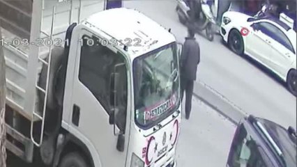 İstanbul'un göbeğinde taksici dehşeti kamerada