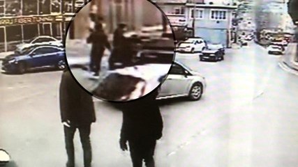 Yol verme kavgasında bıçaklar ve sopalar konuştu...O anlar kamerada