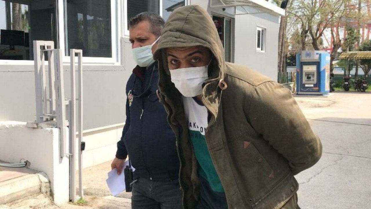 Cadde ortasında kadına dehşeti yaşattı