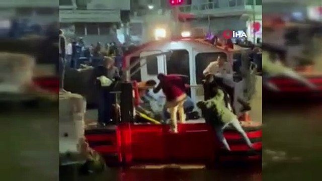 Süveyş Kanalı’nda araç feribottan denize düştü