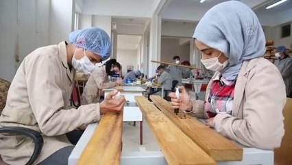 Son dakika gündem: Diyarbakırlı öğrenciler, Türkiye'deki okullar için sıra, masa ve dolap üretiyor