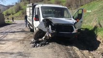Şırnak'ta iki kamyonet kafa kafaya çarpıştı