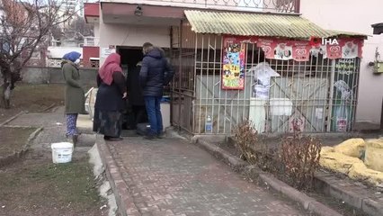 Bakkaldaki sigaraları ve bir miktar parayı çalan hırsız kayıplara karıştı