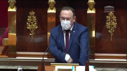 Abad face à Castex à l'Assemblée: "Votre gestion de la crise sanitaire est calamiteuse"