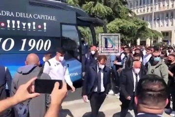 L'arrivo della Lazio Primavera ai funerali di Daniel Guerini