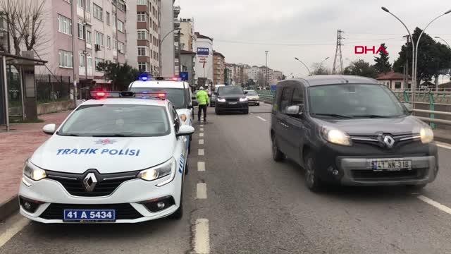 KOCAELİ İzmit'te yüksek gerilim hattı yola düştü; araç hasar gördü, elektrik kesintisi oldu