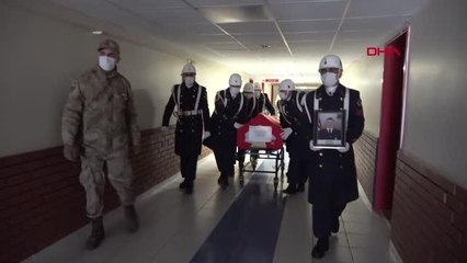 Son Dakika | SİVAS Takla atan aracında yaralanan astsubay, kurtarılamadı