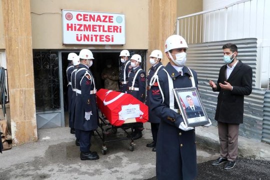 Son dakika: Göreve 2 ay önce başlayan şehit astsubayın al bayrağa sarılı naaşı memleketine uğurlandı