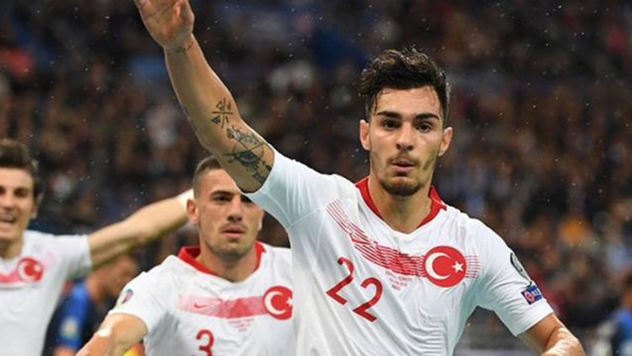 Sassuolo'da forma giyen milli futbolcu Kaan Ayhan koronavirüse yakalandı