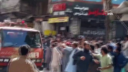 - Pakistan'da pazar yerinde yangın