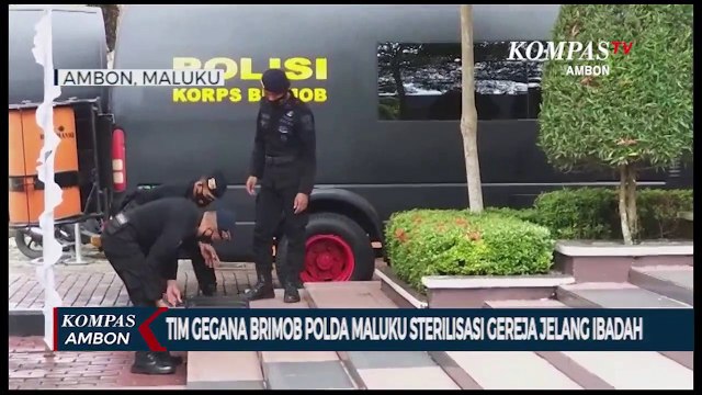 Tim Gegana Brimob Polda Maluku Sterilisasi Gereja