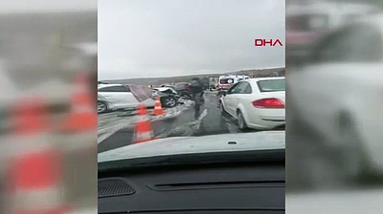 TEM'de zincirleme kaza: Ölü ve yaralılar var!