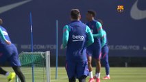 El Barça se entrena con el regreso de Dest, Riqui Puig y Mingueza