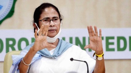 Mamata Banerjee accuses BJP of threatening the voters