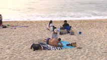 Las comunidades costeras se rebelan contra la ley para que las mascarillas sean obligatorias en playas y piscinas