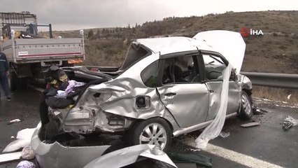 Son dakika haber... Ankara-İstanbul otobanı Akıncılar gişeleri yakınlarında dolu yağışı nedeniyle meydana gelen zincirleme kazaya yaklaşık 10 araç karışırken yaralılar...