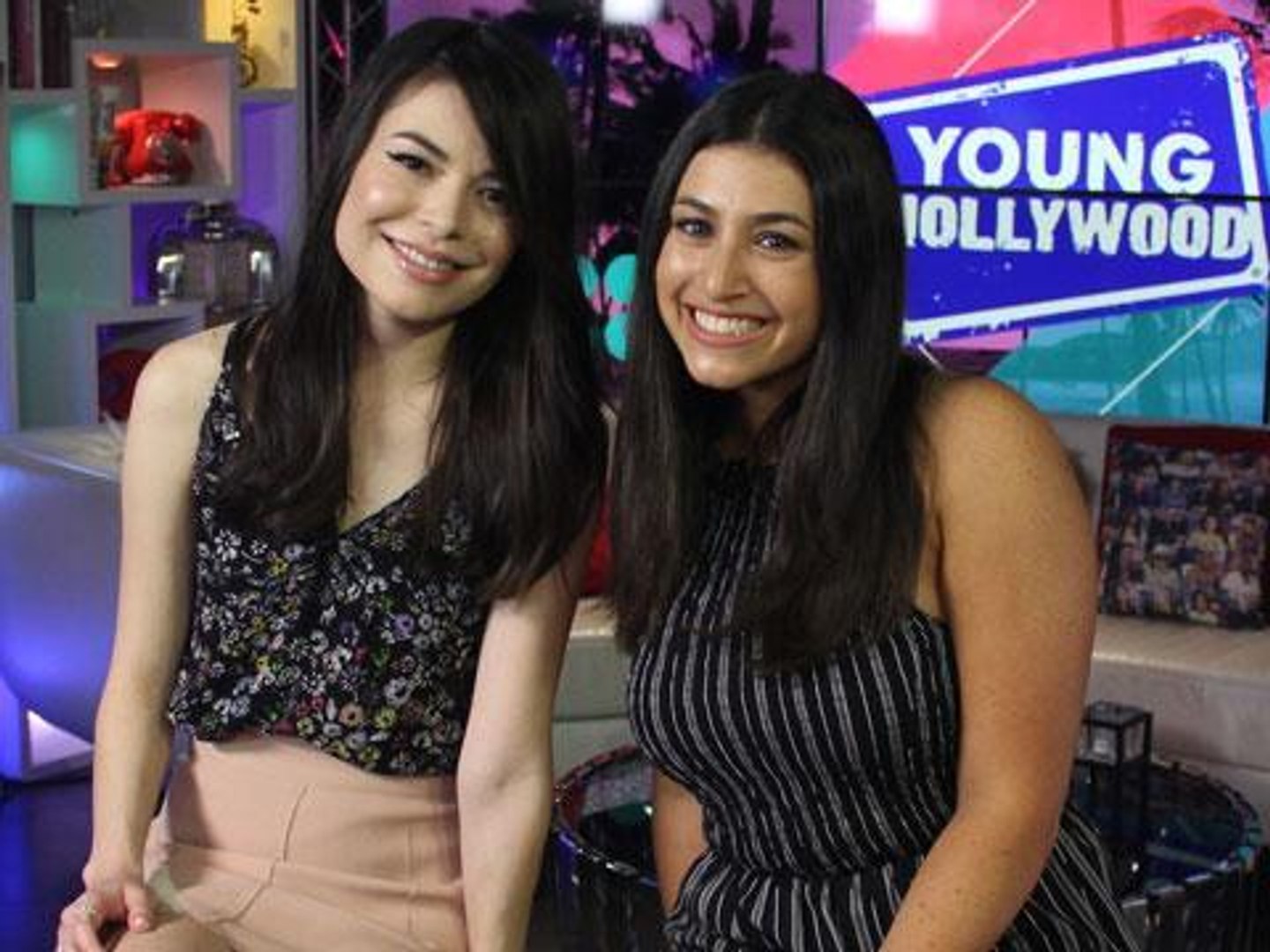 Miranda Cosgrove \u0026 Dana Gaier Play Despicably So, image size:1440x1080