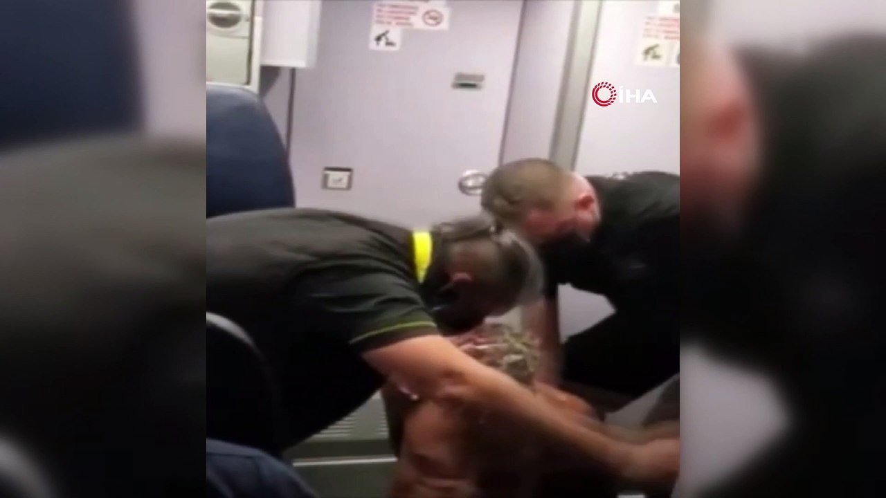 - Yolcu acil çıkış kapısını açmak istedi, uçak acil iniş yaptı
