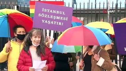 LGBT'li sapkınlardan İP'e ziyaret! Meral Akşener poz vermeye utandı