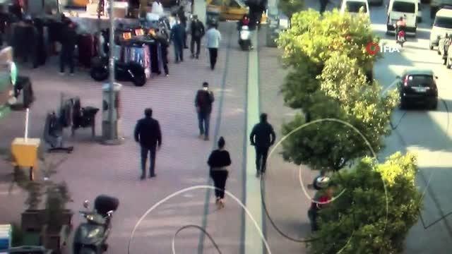 Cadde ortasında kadına dehşeti yaşattı, zorla girdiği evde saklanmaya çalıştı