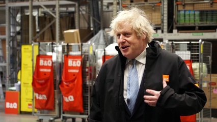 Boris Johnson: "Regno Unito un modello contro il razzismo". Gli attivisti: "menzogne"