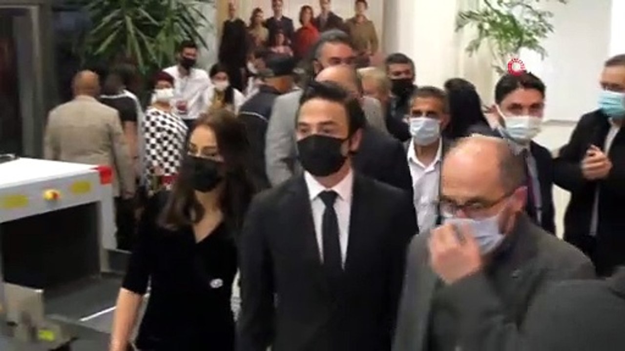 - “Bir Zamanlar Kıbrıs” dizisinin galası Gazimağusa’da yapıldı- Cumhurbaşkanı Yardımcısı Fuat Oktay:- “Kıbrıslı Türklerin nasıl ölümlerden, zulümlerden geçerek bugünlere geldikleri dizide görülecek”- “Bugün bambaşka güçlü bir Kıb...