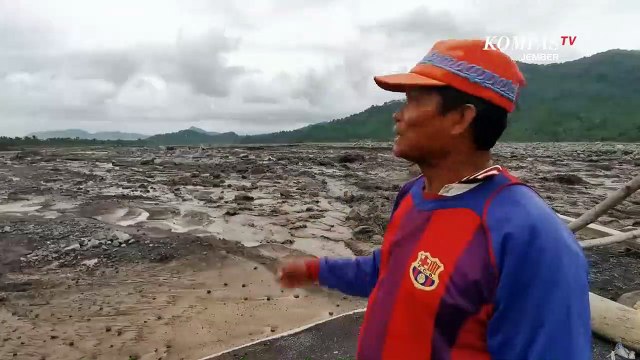 Truk Tambang Pasir Terjebak di Tengah Banjir Lahar Hujan Gunung Semeru