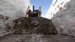 -	Yüksekova’da 8 metrelik kar tünelleri-	8 metreyi aşan karda yapılan çalışma sonucu açılan yollar tünelleri andırıyor