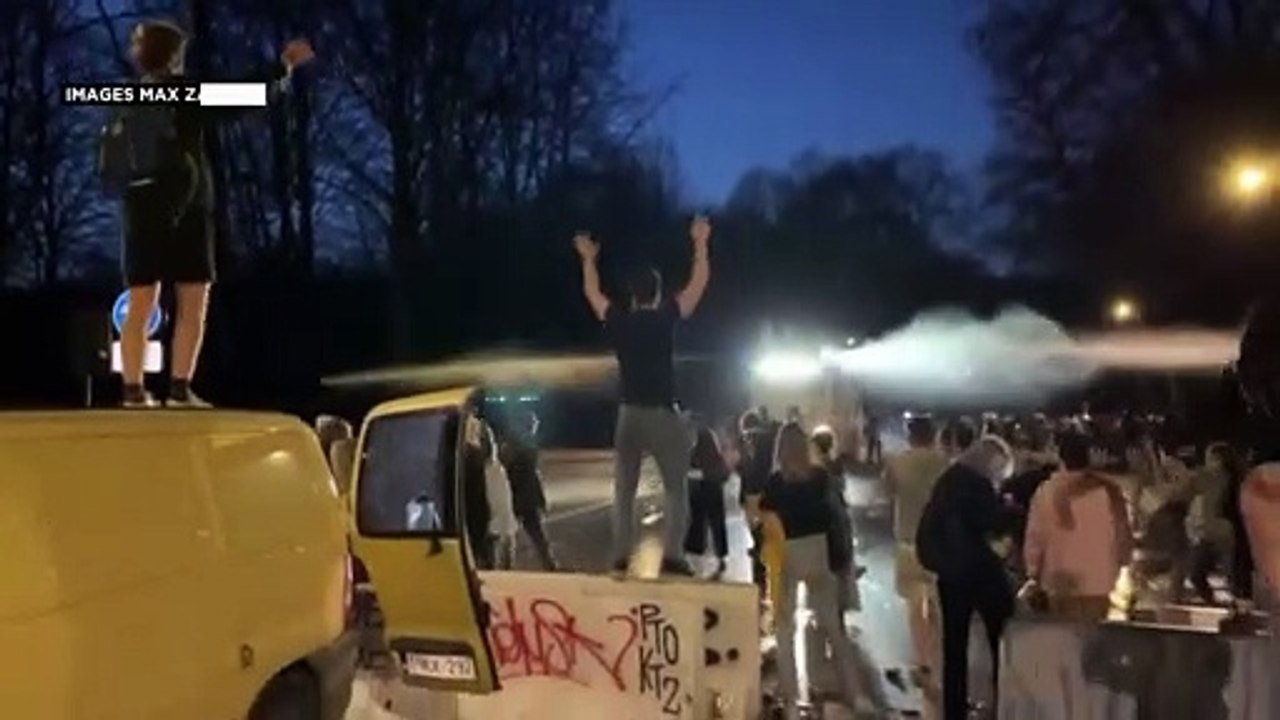 Évacuation violente de près de 2 000 jeunes réunis pour "La Boum" à Bruxelles