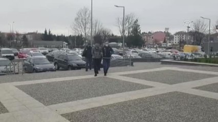 Araçta uyuşturucuyla yakalanan 2 şüpheliden biri tutuklandı