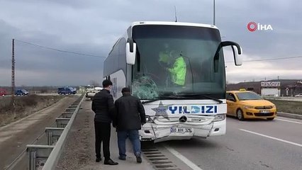 Amasya’da yolcu otobüsüyle çarpışan otomobil hurdaya döndü: 1 ölü
