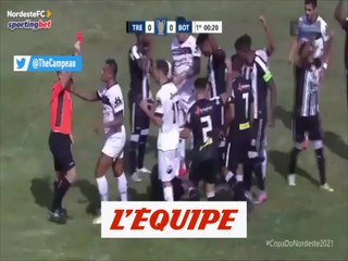 Un carton rouge... au bout de 17 secondes de jeu - Foot - WTF