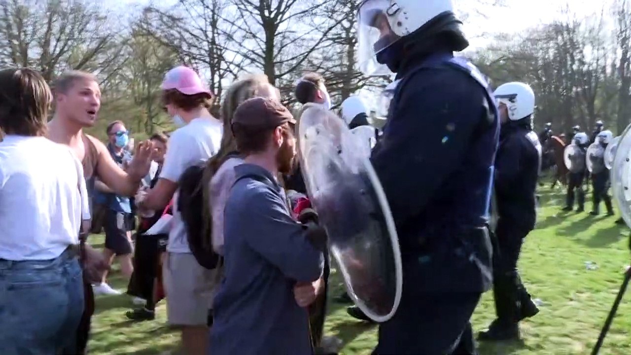 Brüssel: Polizei treibt Feiernde mit Tränengas auseinander