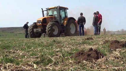 CUMA Vallée Lot-Aubrac : rouleaux-semeurs et prairies dégradées par les rats taupiers