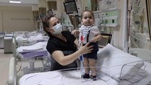 Son dakika haberleri | Kas hastası Suriyeli 22 aylık Ahmet, 16 aydır kaldığı hastanede Ece hemşirenin ilgisiyle hayata tutunuyor