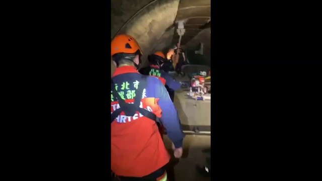 41 قتيلا على الأقل إثر خروج قطار عن سكته داخل نفق في تايوان