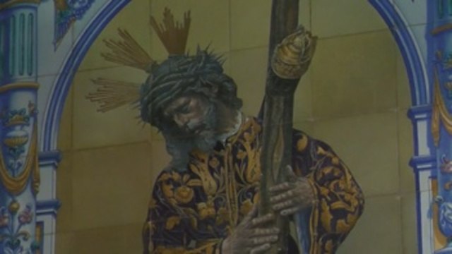 Sin procesiones, pero con devoción y mantillas se vive la Semana Santa española