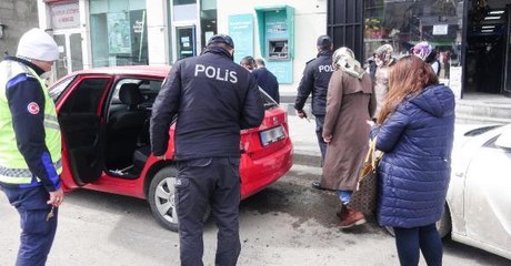 Kavgada ateşlenen tüfekten çıkan saçmalar park halindeki otomobile isabet etti, sahibi şaşırdı