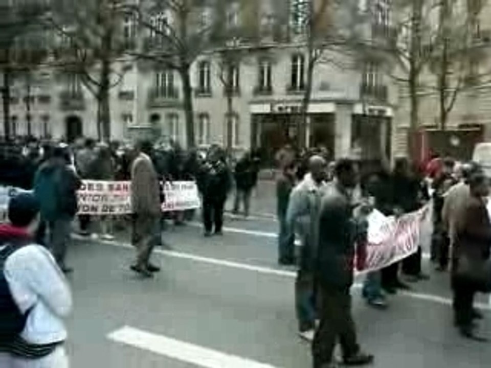 23 février : défilé anticolonial