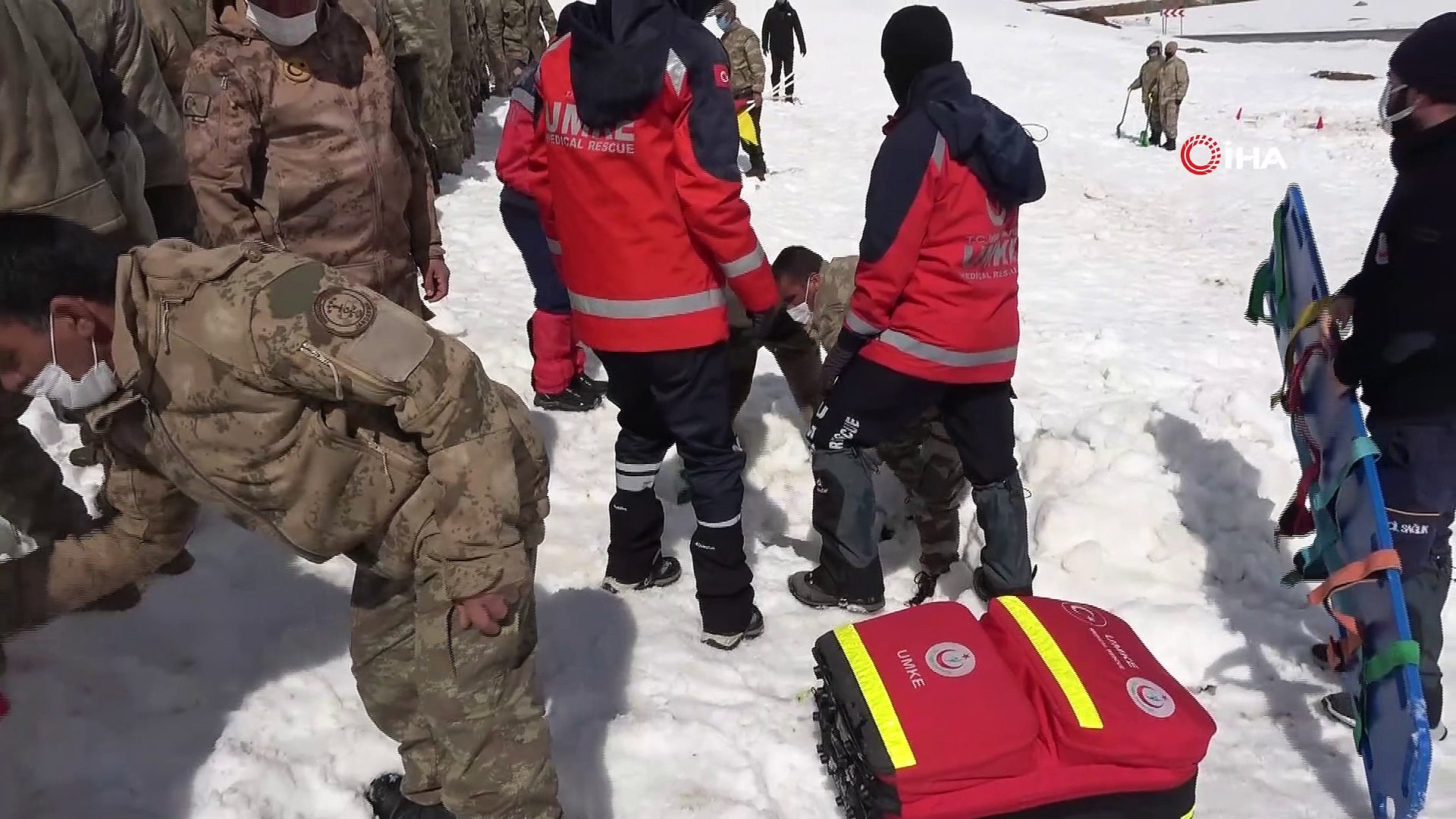 Bitlis'te 100 korucunun katıldığı çığ tatbikatı yapıldı - Dailymotion Video