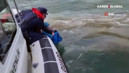 Tekne alabora oldu! Balıkçıyı böyle kurtardılar