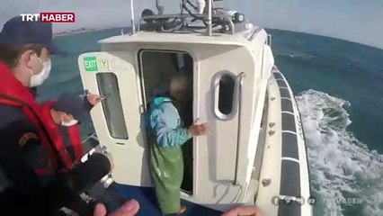 Çanakkale'de teknesi batan kişi kurtarıldı
