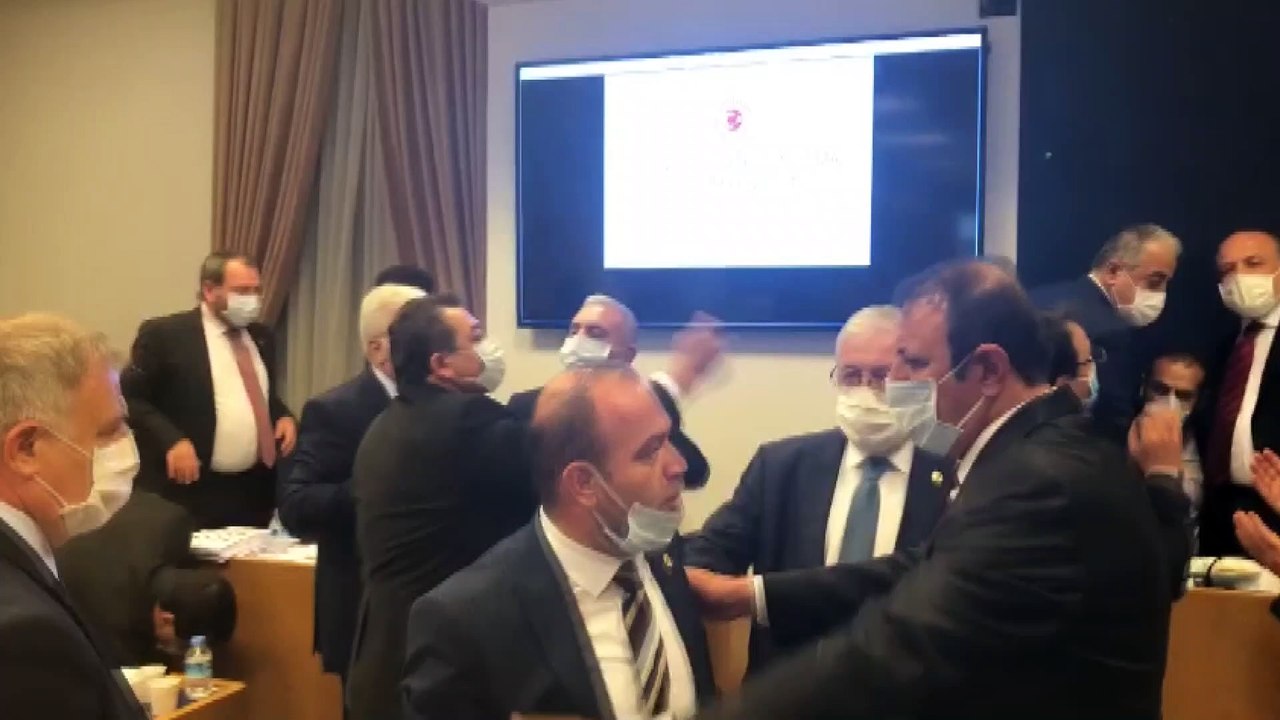 KOMİSYON KAVGA