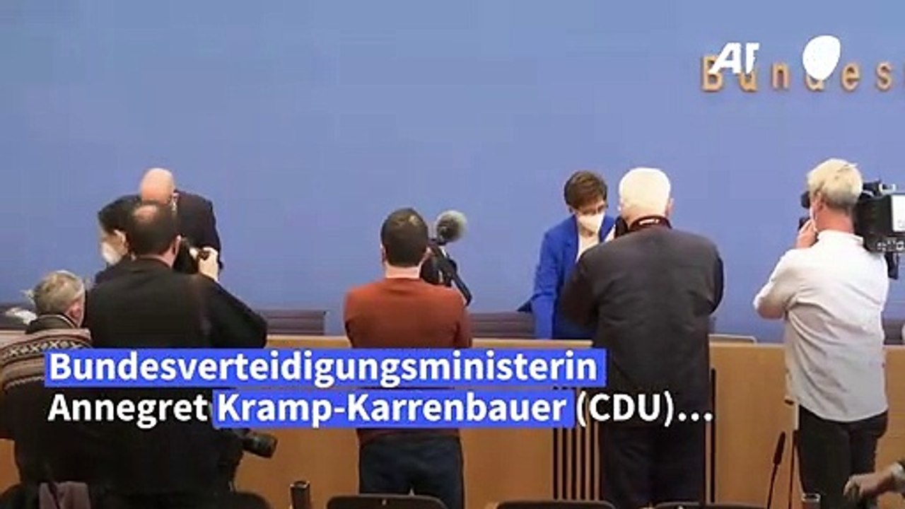 Kramp-Karrenbauer stellt neuen 'Heimatschutz-Dienst' vor