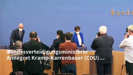 Kramp-Karrenbauer stellt neuen "Heimatschutz-Dienst" vor