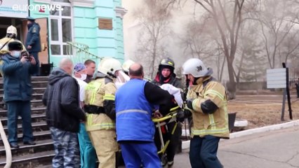 Ρωσία: Ήρωες γιατροί συνέχισαν επέμβαση ενώ καιγόταν το νοσοκομείο