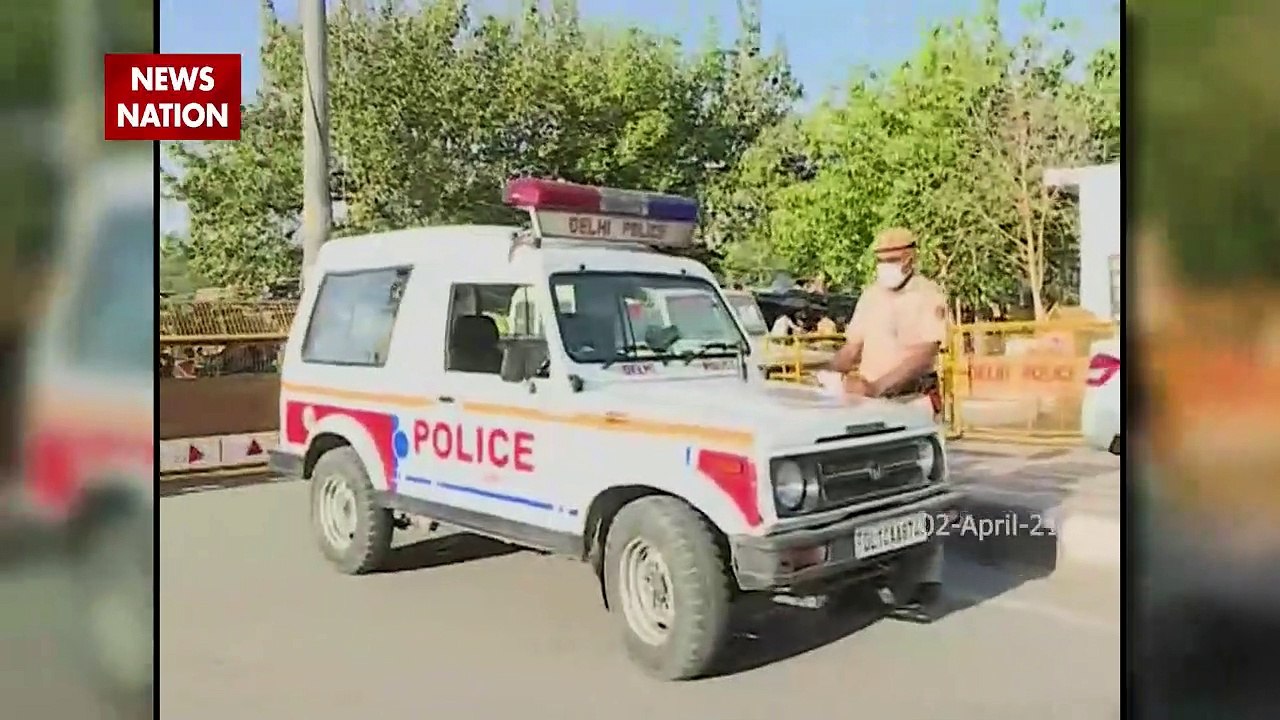 2 गज की दूरी और मास्क है जरूरी स्लोगन के साथ पुलिस की जागरूकता अभियान