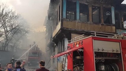 Metruk binada çıkan yangın söndürüldü