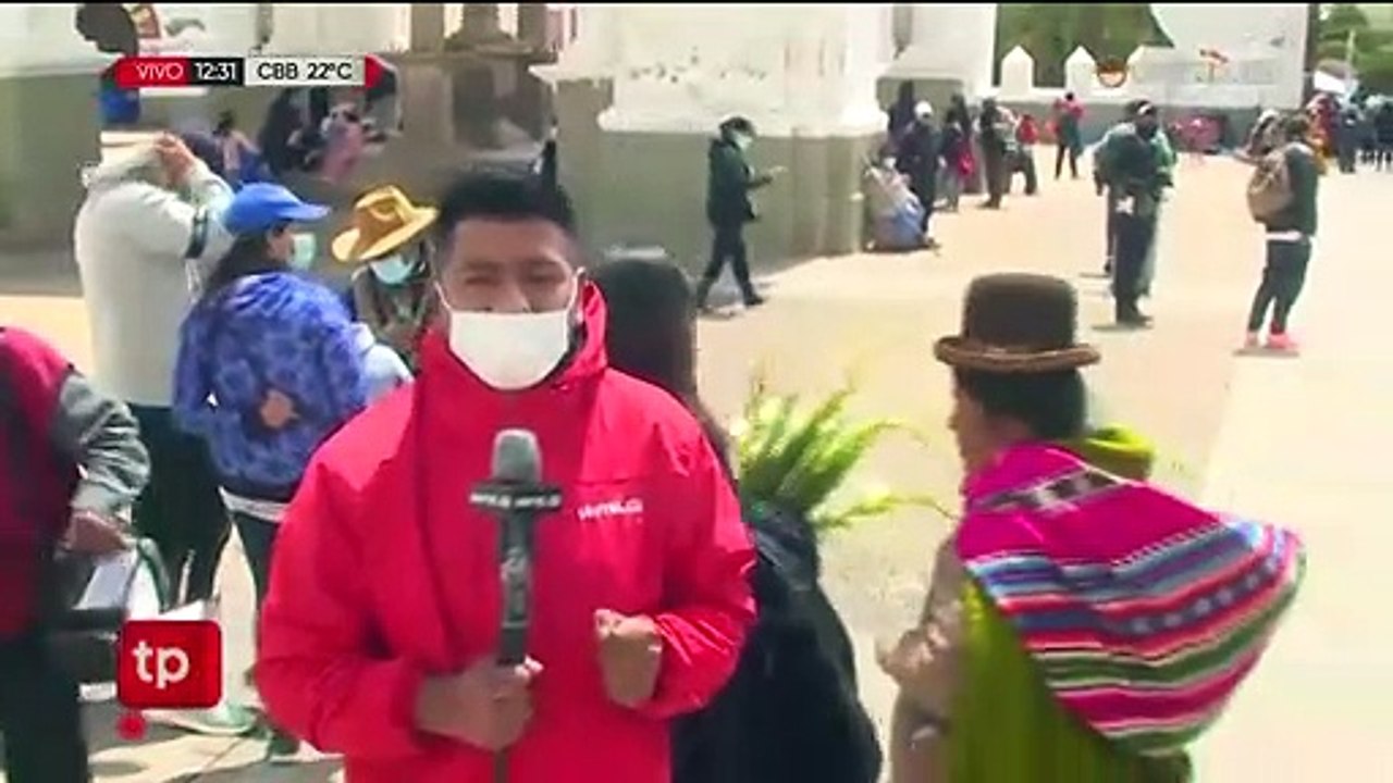 Peregrinos continúan llegando al Santuario de la Virgen de Copacabana en La Paz
