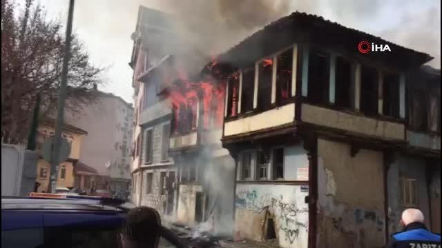 Son dakika haber... Ateşe verip kayıplara karıştılar.. Metruk bina alev alev yandı